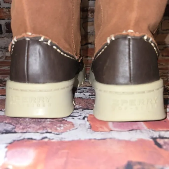 Sperry Keelan Rust Suede Pulll On  Winter Boots Size 7.5M