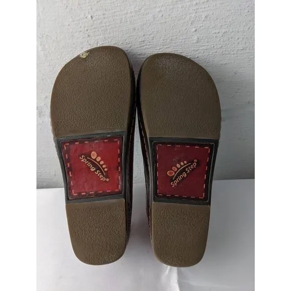 Spring Step L’Artiste Burbank Clogs Red Leather Floral Embossed Shoes 38 EU 7.5