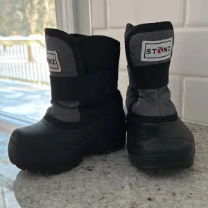 Stonz toddler winter boots