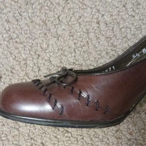 Stuart Weitzman Brown Leather Women's Heels