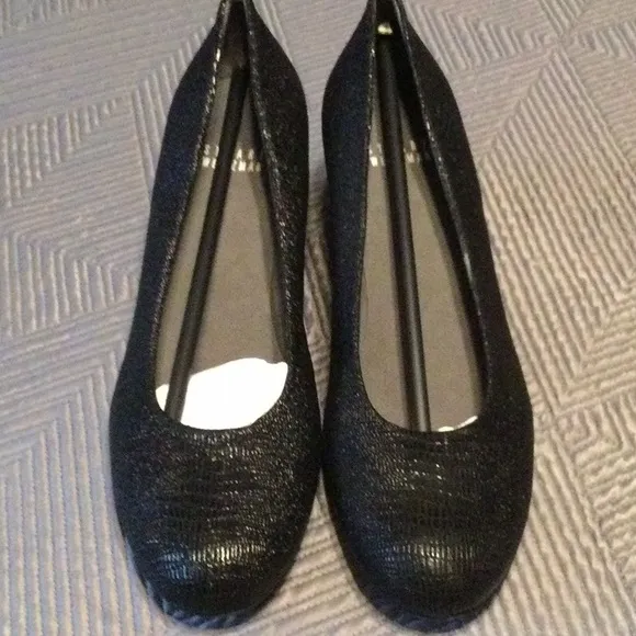 Stuart Weitzman shoes for women. New