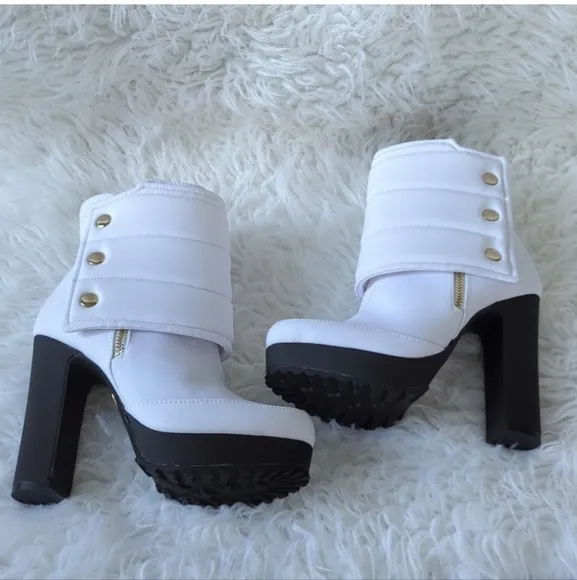 Thalia Sodi Charlie White Puffer Platform Boots