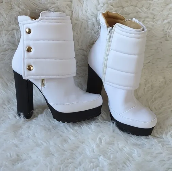 Thalia Sodi Charlie White Puffer Platform Boots