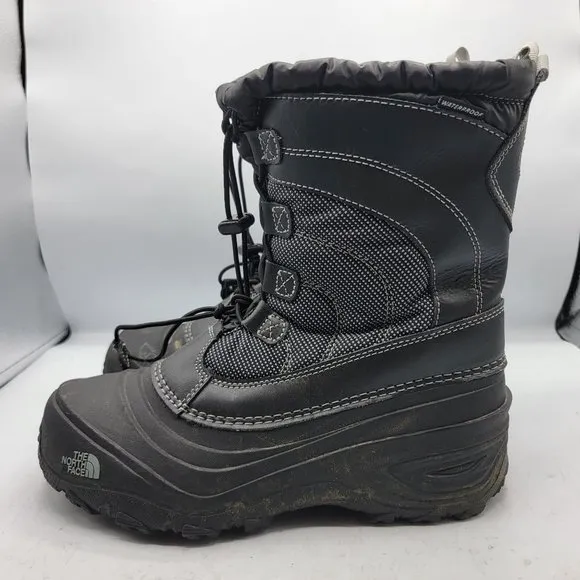 The North Face Alpenglow IV 4 Boys Size 6 Black Winter Snow Boots NF0A2T5P