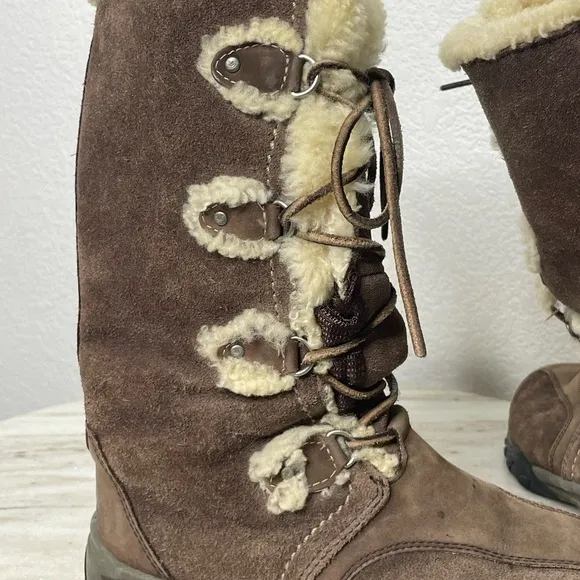 The North Face boots fur lined snow women’s sz 7 lace up 200 gram insula…