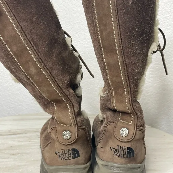 The North Face boots fur lined snow women’s sz 7 lace up 200 gram insula…