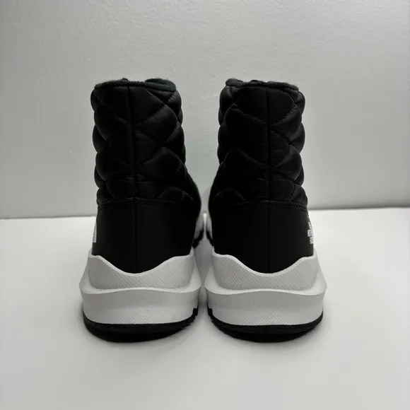 The North Face Women’s Winter Boots NWOT