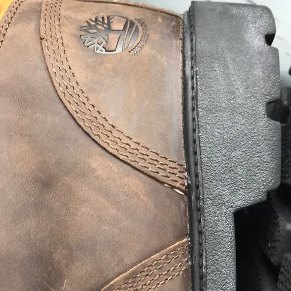 Timberland boots NEARLY NEW! size 6 big boys