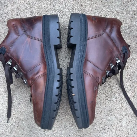 Timberland Men's Brown Leather Boots Size 10.5 Hiking Style Chukka Walking