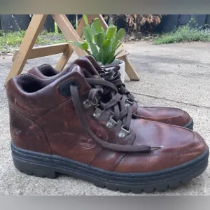 Timberland Men's Brown Leather Boots Size 10.5 Hiking Style Chukka Walking
