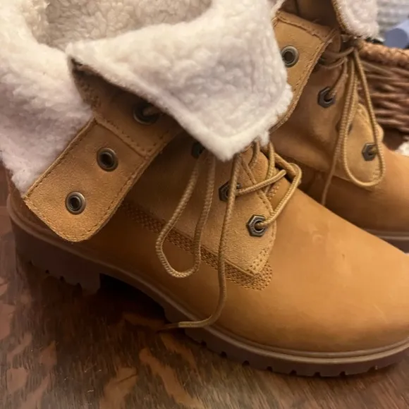 Timberland Tan Winter Boots with Fleece Collar