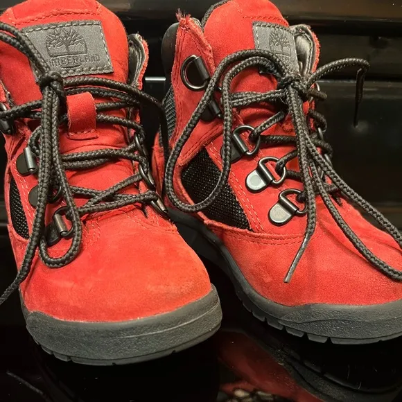 TIMBERLAND TODDLER 6-INCH FIELD BOOTS Size 8.5 Burgundy Color