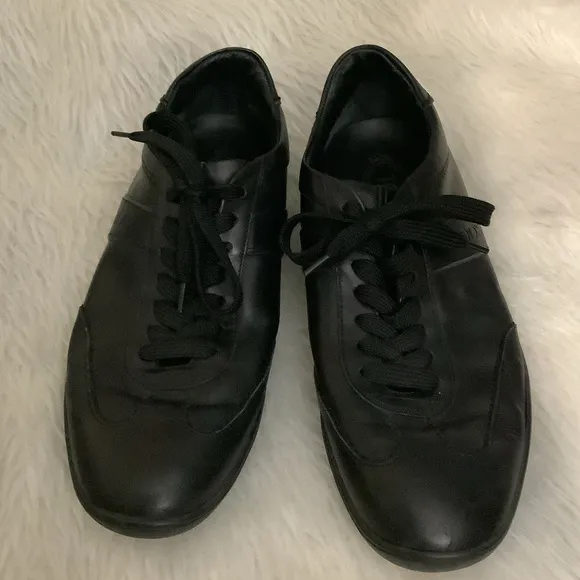 Tods men’s black leather lace up shoes size 7.5