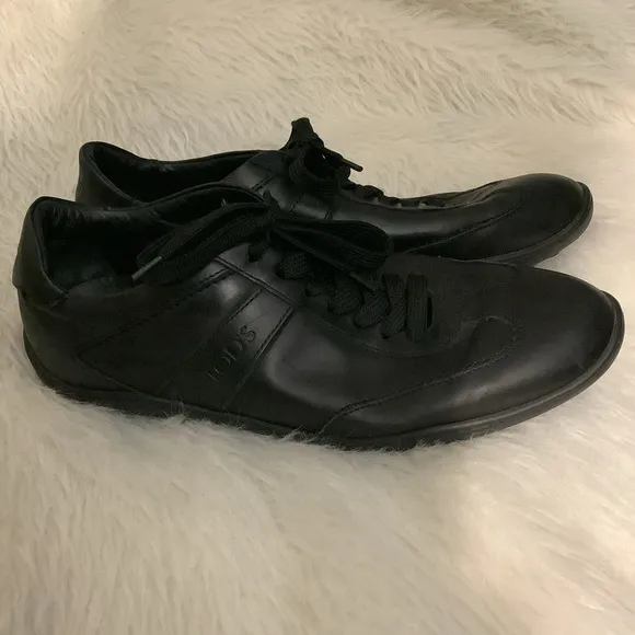 Tods men’s black leather lace up shoes size 7.5