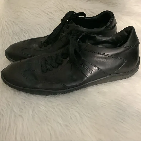 Tods men’s black leather lace up shoes size 7.5