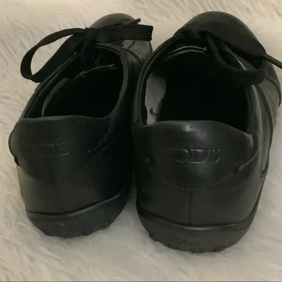 Tods men’s black leather lace up shoes size 7.5