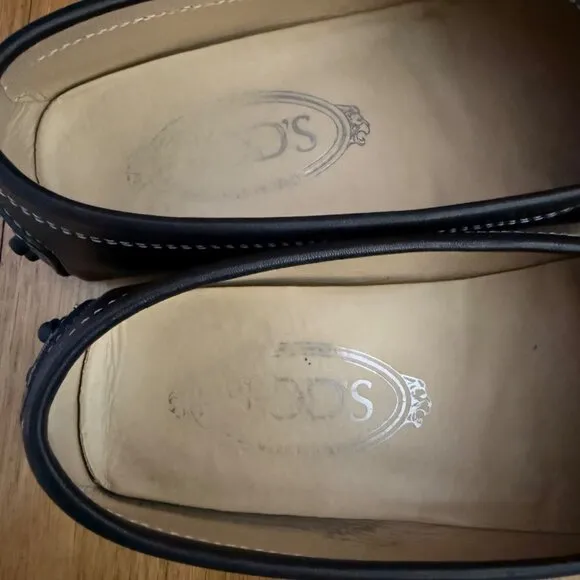 Tods Womens Black Leather Driving Loafers Size 36.5 EU With Rubber Sole Detailin