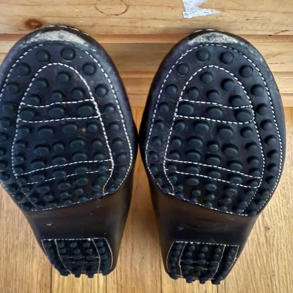 Tods Womens Black Leather Driving Loafers Size 36.5 EU With Rubber Sole Detailin