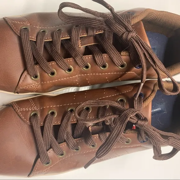 Tommy Hilfiger brown leather sneakers