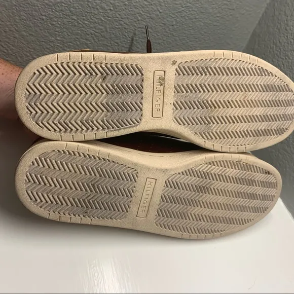 Tommy Hilfiger brown leather sneakers