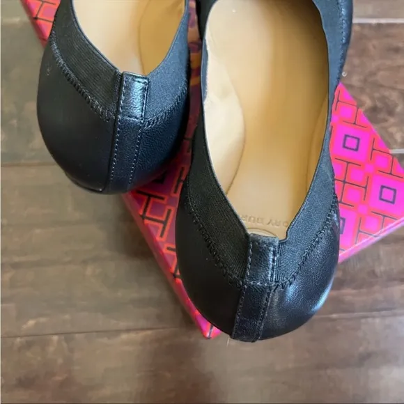 Tory Burch Black Leather Gold Logo Ballet Flat Shoes