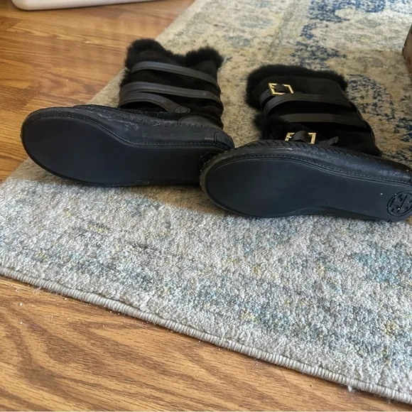 Tory Burch Size 6.5 Jaden Rabbit Fur Suede Leather Boots Black