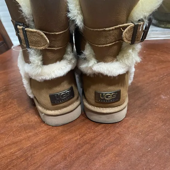 UGG AIREHART CHESTNUT SHEEPSKIN BUCKLE BOOTS 10