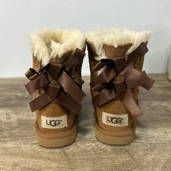UGG Australia Bailey Bow II Boots Chestnut Toddler Girls Size 8