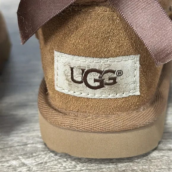 UGG Australia Bailey Bow II Boots Chestnut Toddler Girls Size 8
