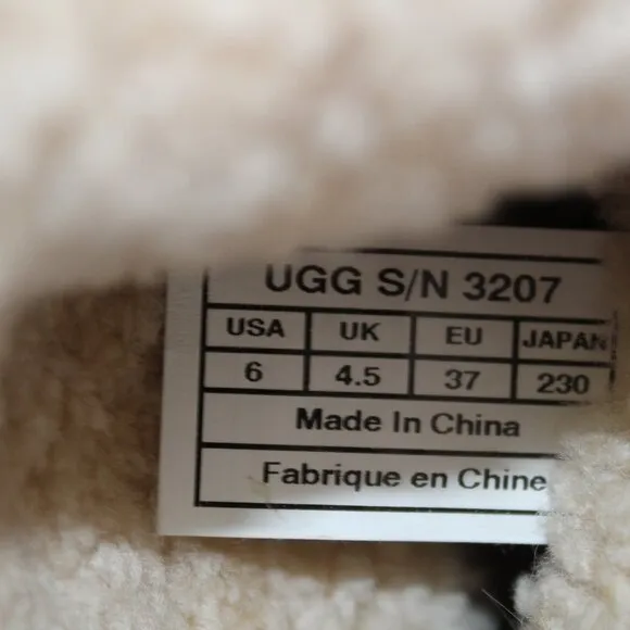 UGG Australia Boots Lynne’s Black Leather Fur Cuffed Boots Wood Heels Sz 6 3207