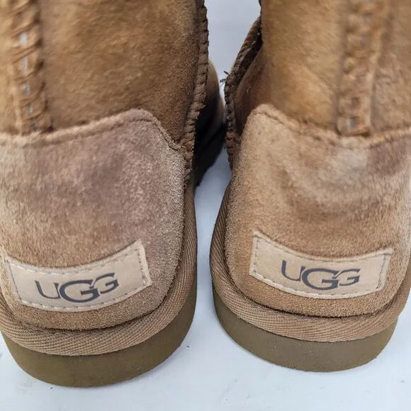 UGG Australia Classic Short II Boots Women, Size 7 Chestnut Brown 1016223 GREAT!