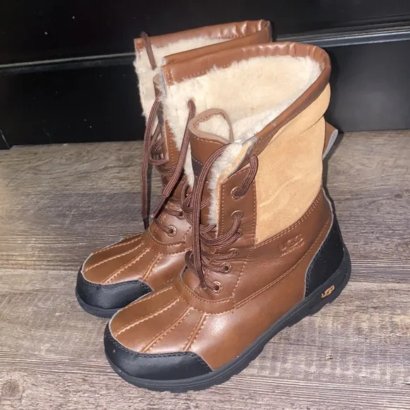 Ugg Australia Kids Adirondack boots Size 3