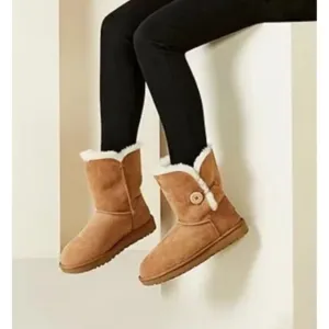 UGG Australia Women's Bailey Button II Boots, Size US 8 Chestnut Brown Sheepskin