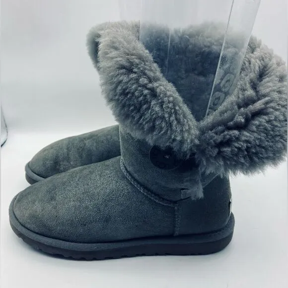 UGG Australia Women’s Bailey Button Leather/Sheepskin Boots 6
