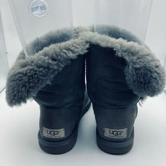 UGG Australia Women’s Bailey Button Leather/Sheepskin Boots 6