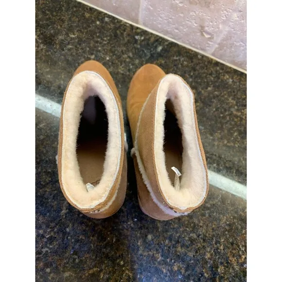 Ugg Australia Women's Kasen II Boots  Size 9 EUC