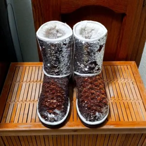 💛👢UGG Authentic Gold &amp; Silver Sequined  Boots With Cozy Fur Inside Size 8