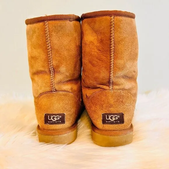 UGG Best Seller Cozy Warm Chestnut Brown Classic Short ll Boots! 🔥