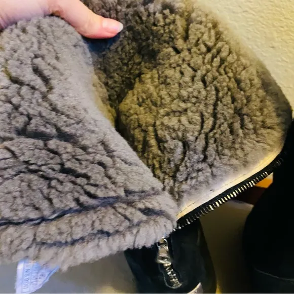 UGG Black Genuine Sheep Skin Back Zip Boots  9