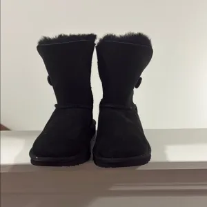 UGG Black Mid-Calf Suede Boots with Fur Lining