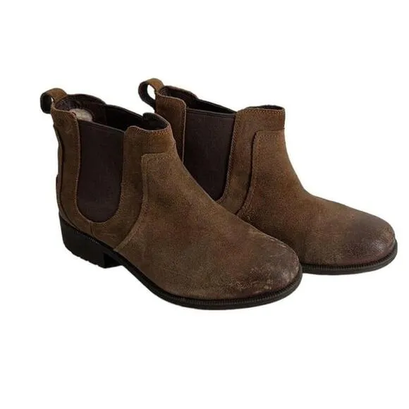 UGG Bonham Boots Chelsea boots brown slip on booties mountain cottage sz 8.5