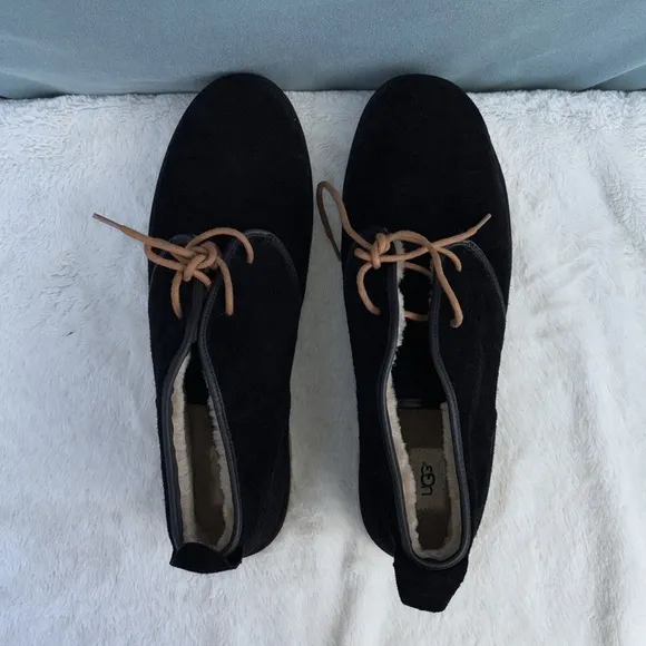 UGG Boots, Men's Black Suede Chakka Style Size 17, Tie Closure, Like New