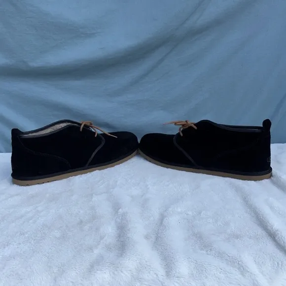 UGG Boots, Men's Black Suede Chakka Style Size 17, Tie Closure, Like New