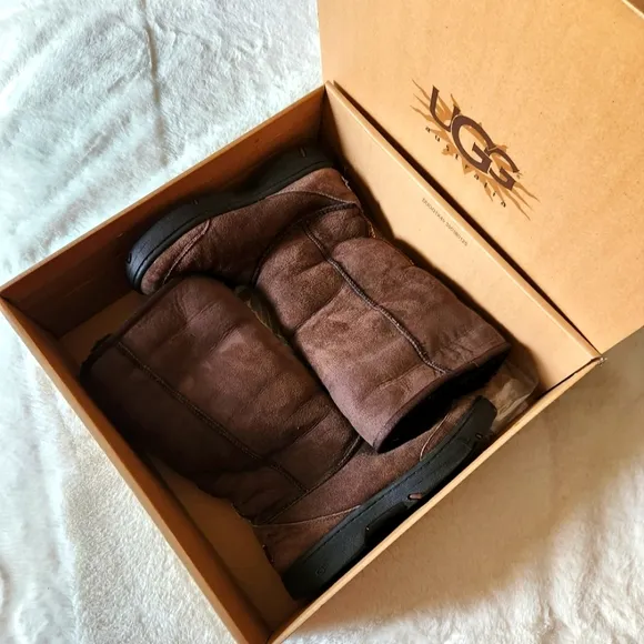 UGG- Boots