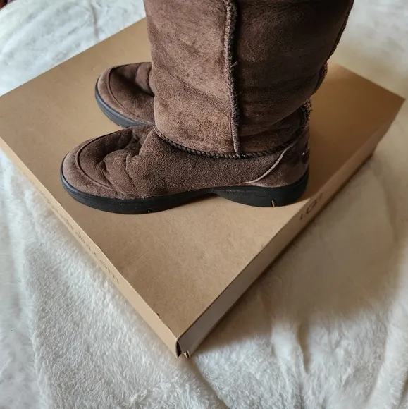 UGG- Boots