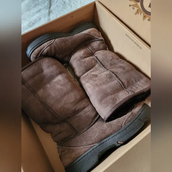 UGG- Boots