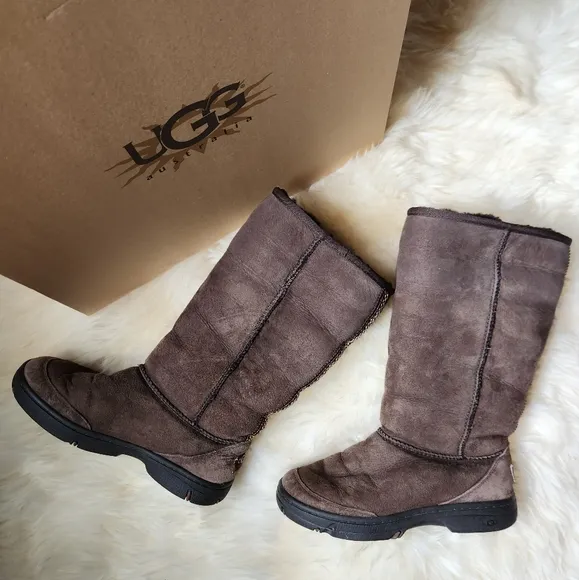 UGG- Boots