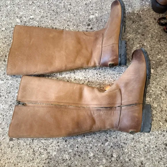 UGG Broome Leather Riding Boots ⭐🧡