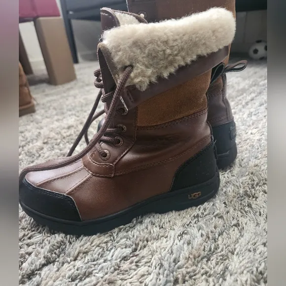 UGG Brown and Black Boots with Shearling Lining