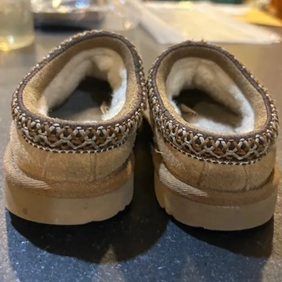 UGG Bundle of 2 Chestnut Suede Classic Boots &amp; Tasmun Slippers Toddler Size 8